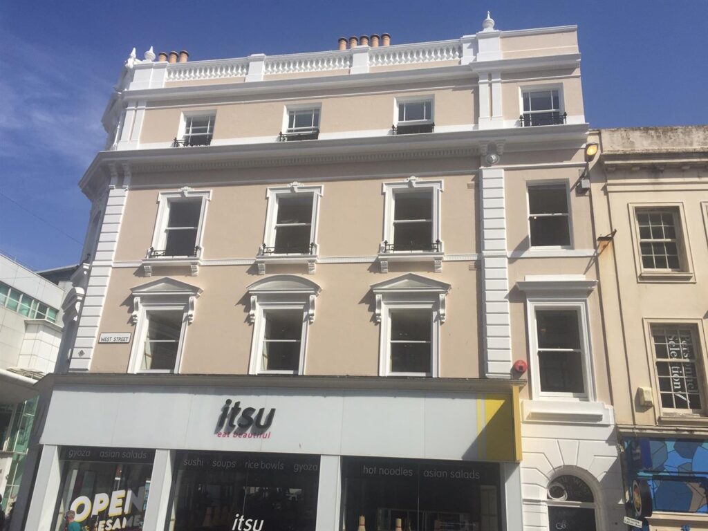 10 North West House