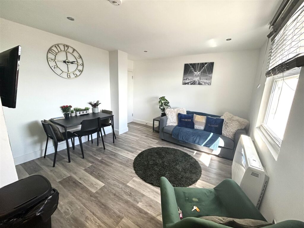 Windsor Court, Windsor Street